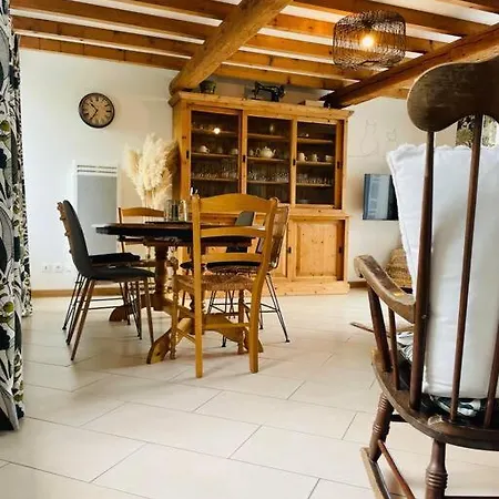 Prázdninový dům Jolyhome, Prestations De Qualite Entre Terre Et